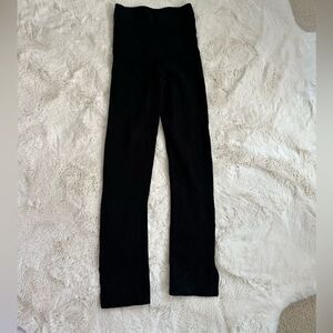 Good American ribbed knit pants in black oversized